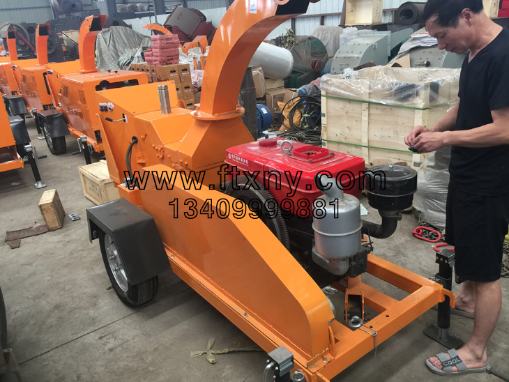 移動式樹枝粉碎機 移動式樹枝粉碎機